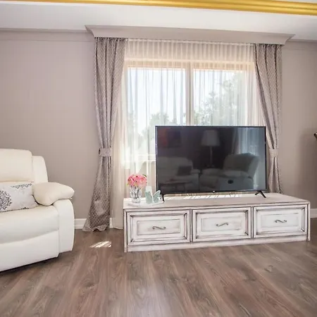 Holiday home Mihaela Deluxe *