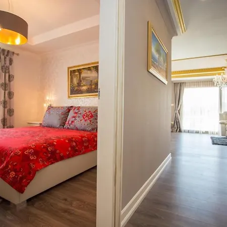 Mihaela Deluxe Holiday home Zbandaj