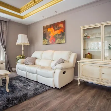 Mihaela Deluxe *