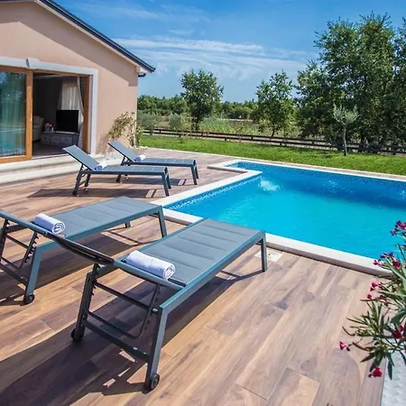 Holiday home Mihaela Deluxe
