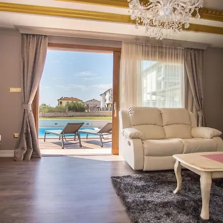 Holiday home Mihaela Deluxe