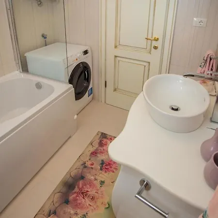 Mihaela Deluxe Holiday home Zbandaj